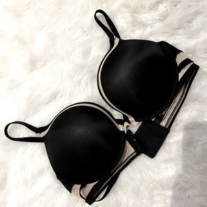 Victoria’s Secret bombshell push-up bra